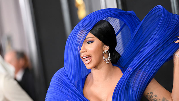 Cardi B Throws Mic At Concertgoer Who Threw Drink At Her Onstage K104 FM