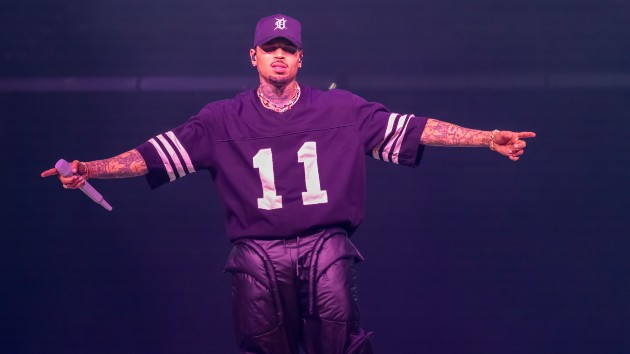 chris-brown-gets-stuck-in-the-air-following-wire-harness-malfunction-at-new-jersey-concert