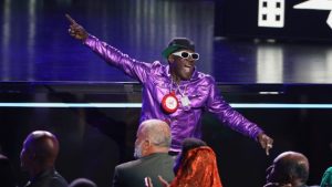 flavor-flav-hopes-to-save-red-lobster-with-new-off-menu-meal
