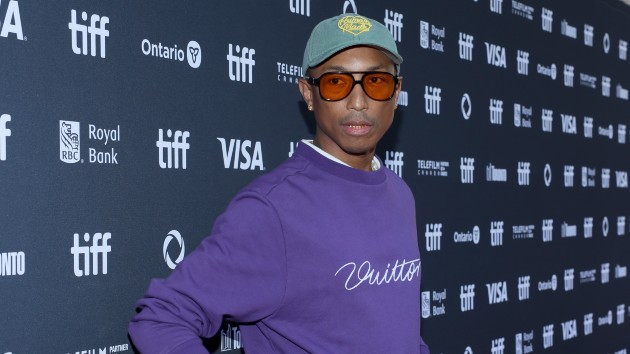 peta-protester-crashes-pharrell-williams’-‘piece-by-piece’-screening