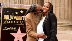 snoop-dogg-dedicates-‘my-everything’-video-to-wife-on-her-birthday