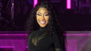 nicki-minaj-thanks-fans-for-support-after-‘starships’-goes-diamond