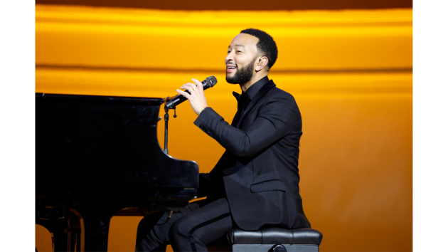 john-legend-talks-christmas-tour,-shares-mortifying-first-encounter-with-the-late-quincy-jones